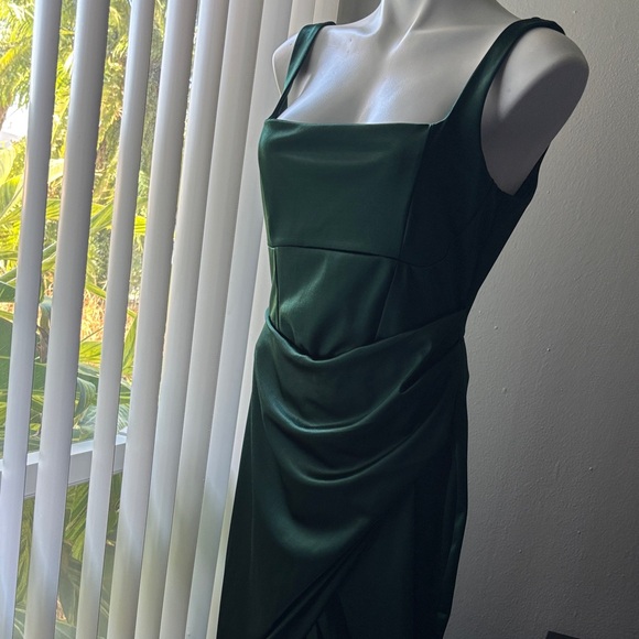 Windsor Forest Green Midi Dress - Picture 2 of 4